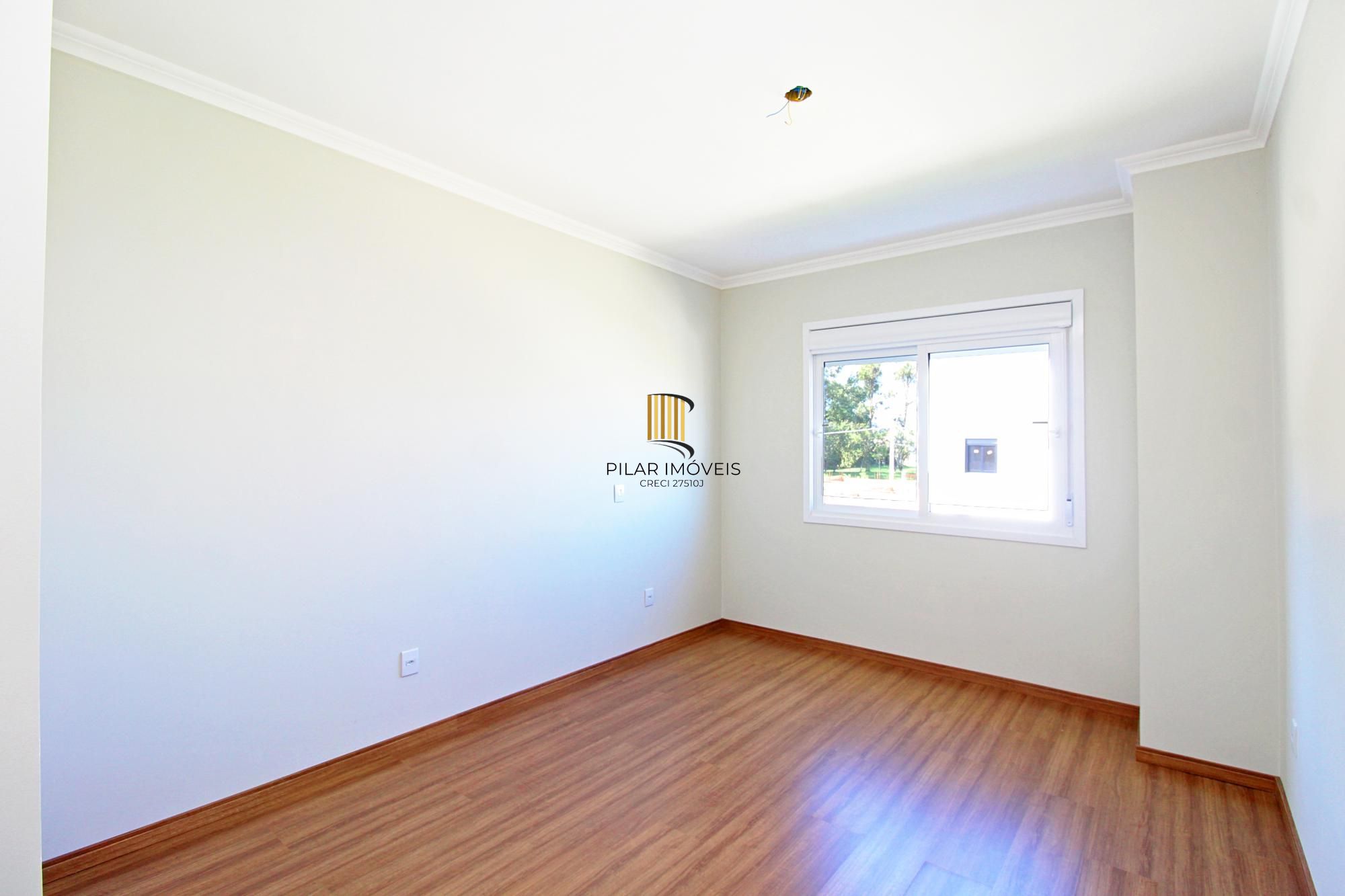 Casa em Porto Alegre, no bairro Hípica, com 3 dormitório(s), e 3 banheiros, à venda.