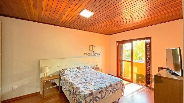 Casa 3 dormitórios no bairro Hípica