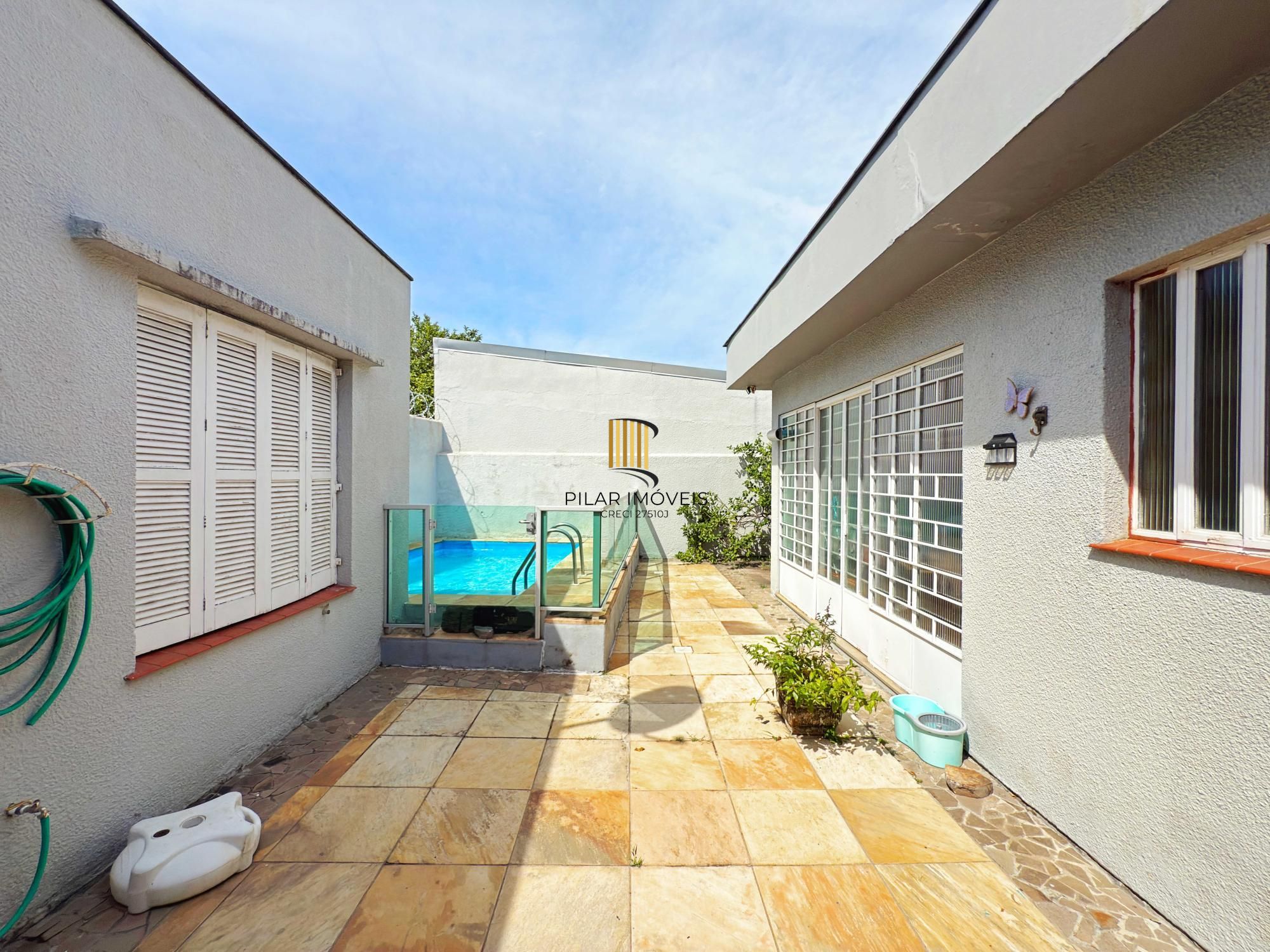 Casa Térrea com Piscina e 3 Dormitórios – Coração de Ipanema
