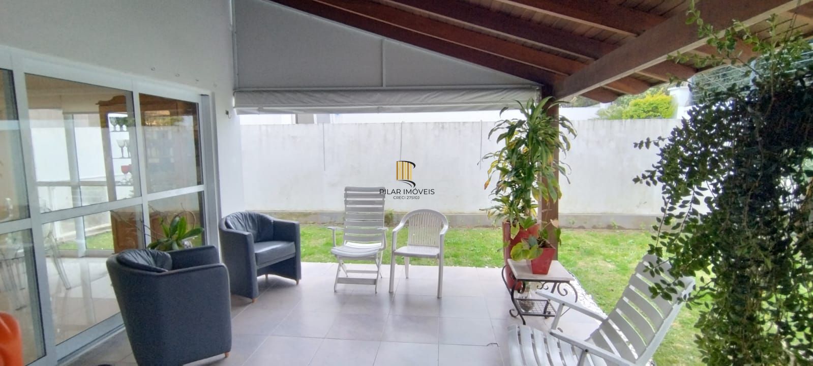 Casa de Condomínio 3 dormitórios no bairro Hípica