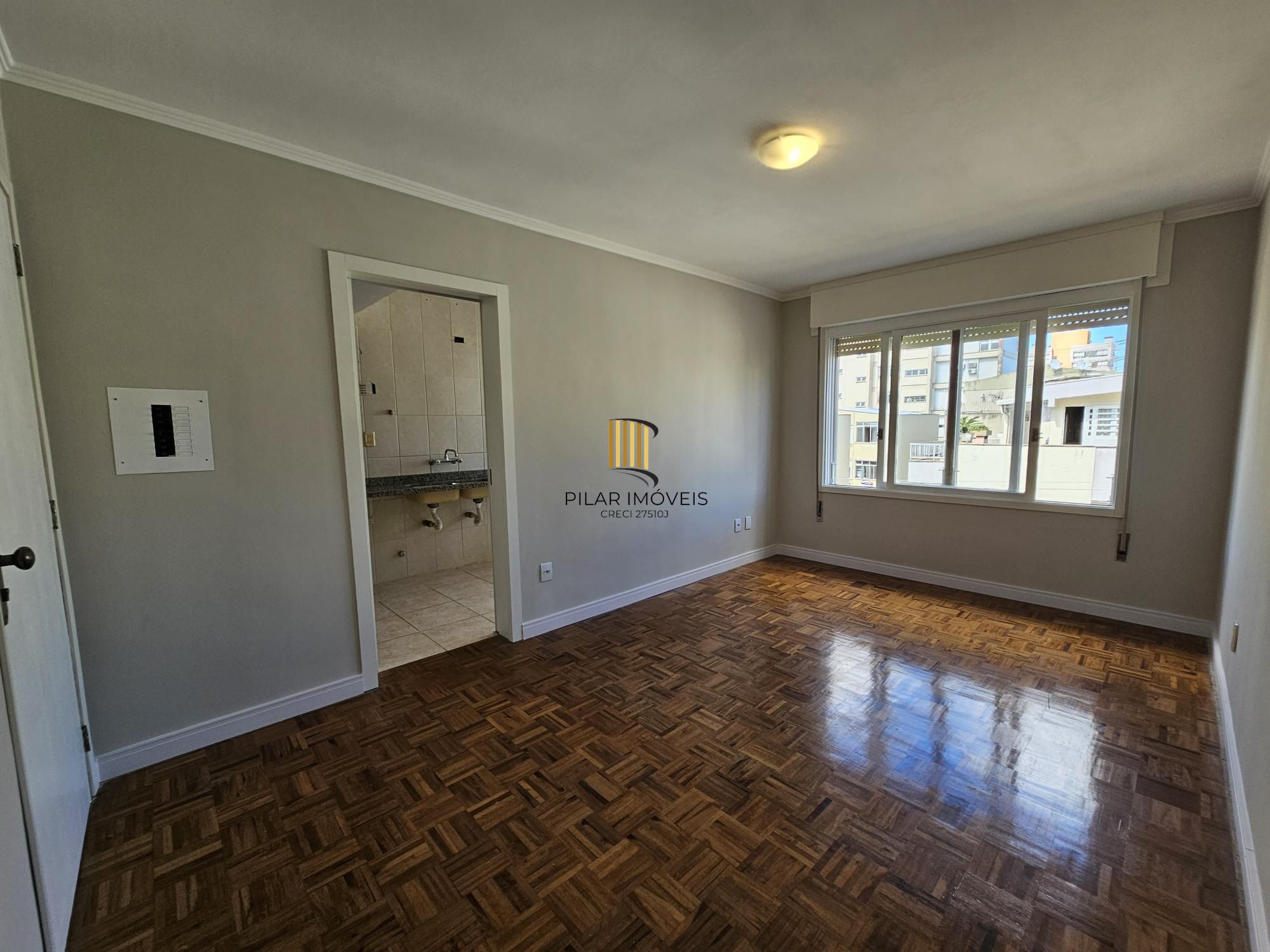 Apartamento para Venda - 102m², 3 dormitórios, sendo 1 suites, 1 vaga - Menino Deus