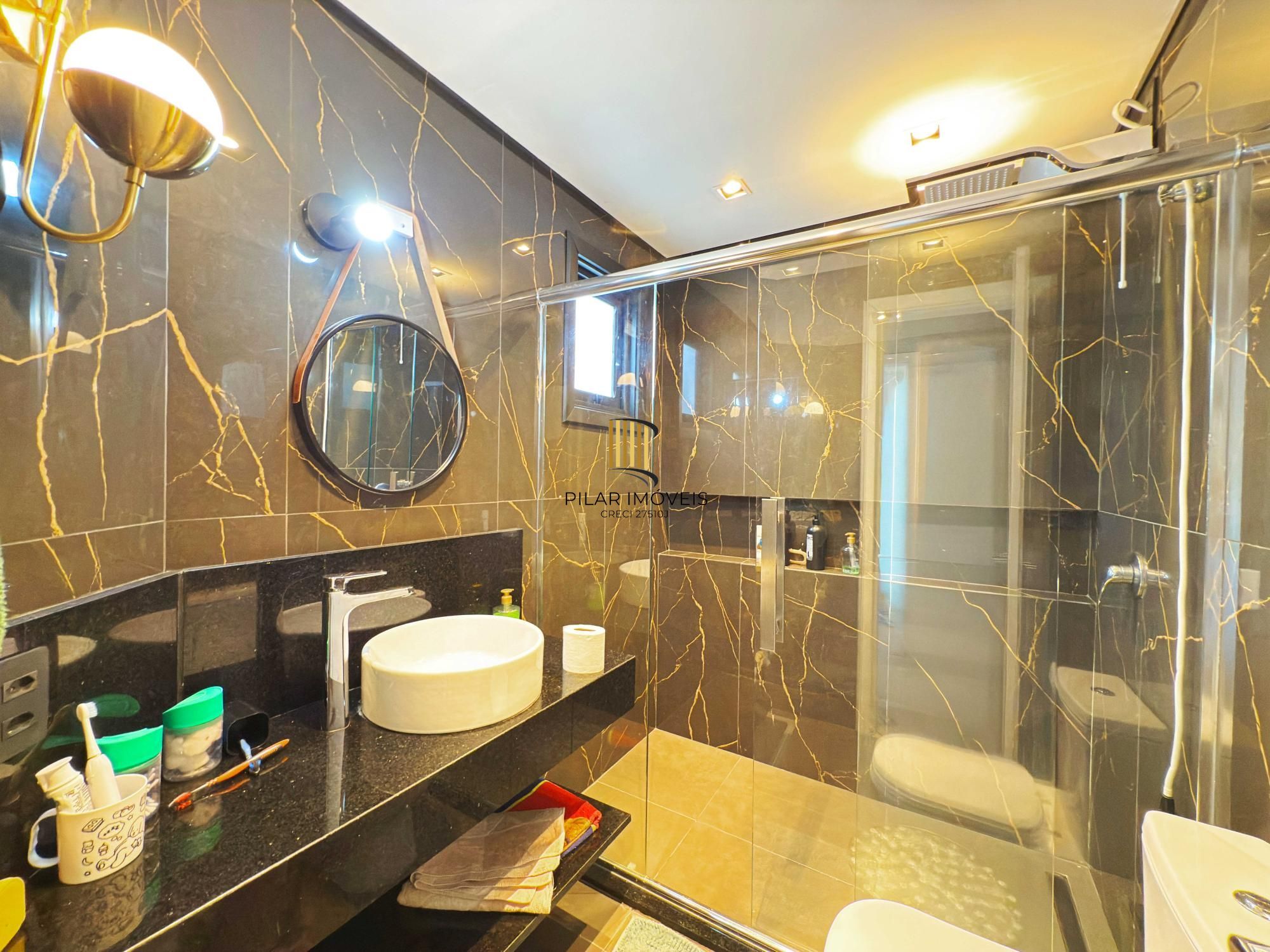 Em busca de uma casa espaçosa e cheia de comodidades no bairro Hípica