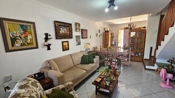 Casa 2 dormitórios no bairro Hípica