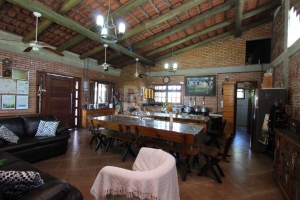 Casa para Venda - 111.89m², 1 dormitório, Cascata