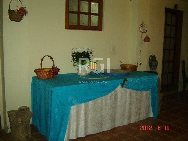 Casa para Venda - 150m², 4 dormitórios, sendo 2 suites, 6 vagas - Imperial Parque