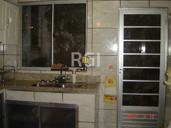 Casa para Venda - 150m², 4 dormitórios, sendo 2 suites, 6 vagas - Imperial Parque