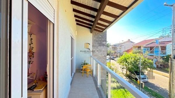 Casa em Porto Alegre, no bairro Hípica, com 3 dormitório(s), e 3 banheiros, à venda.