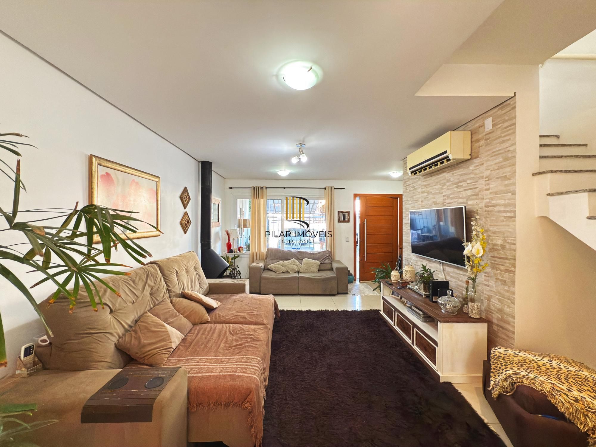 Casa para Venda - 138m², 3 dormitórios, sendo 1 suites, 2 vagas - Hípica