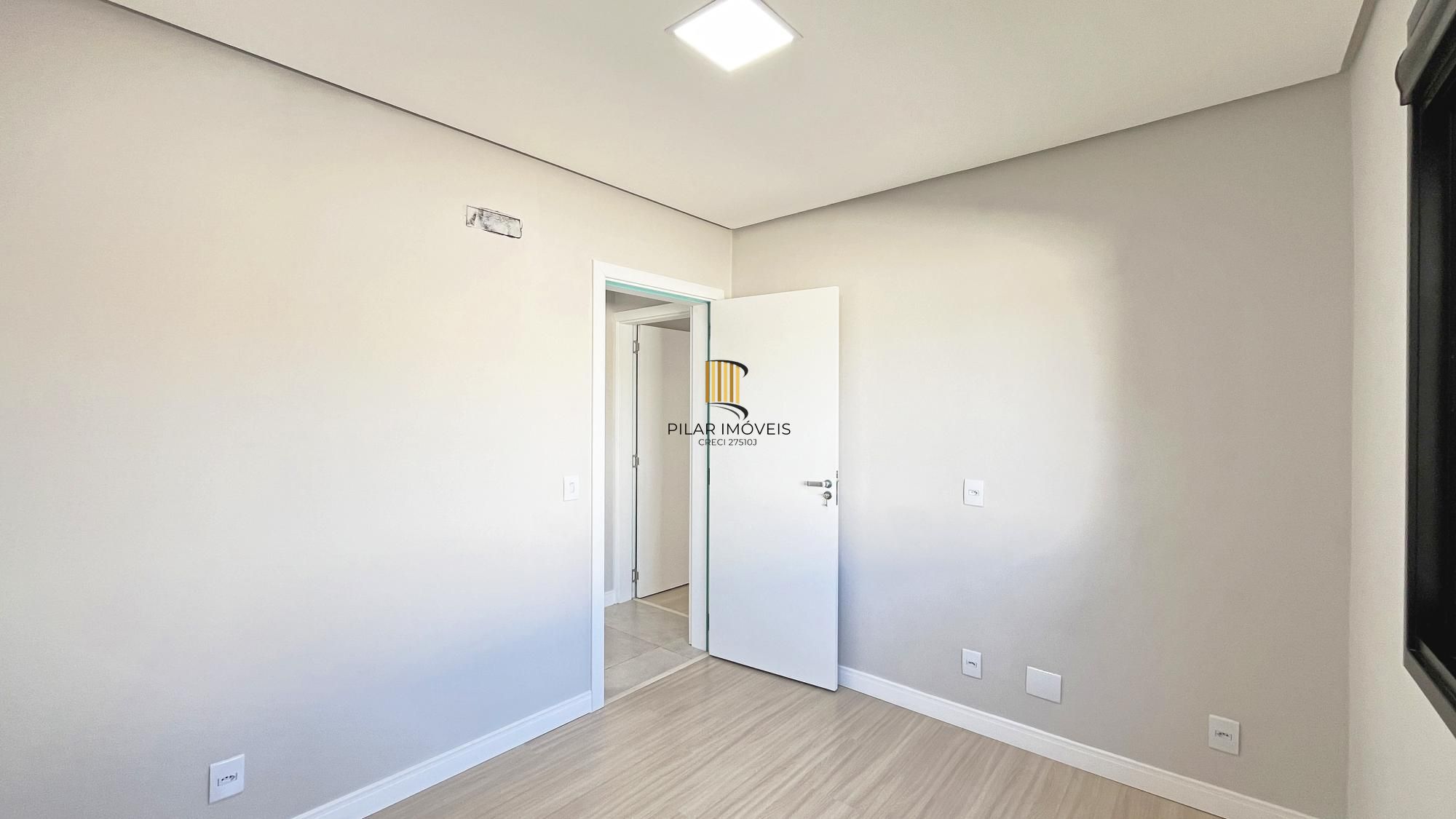 Casa Condominio em Porto Alegre, no bairro Hípica, com 3 dormitório(s), e 3 banheiros, à venda.
