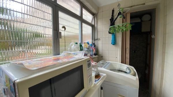 Apartamento em Porto Alegre, no bairro Cristal, com 2 dormitório(s), e 2 banheiros, à venda.