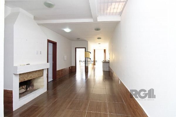 Casa em Porto Alegre, no bairro Aberta dos Morros, com 2 dormitório(s), e 2 banheiros, à venda.