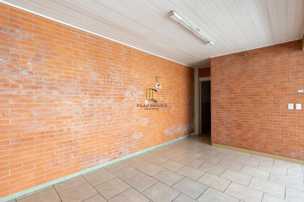 Casa 4 dormitórios no bairro Hípica