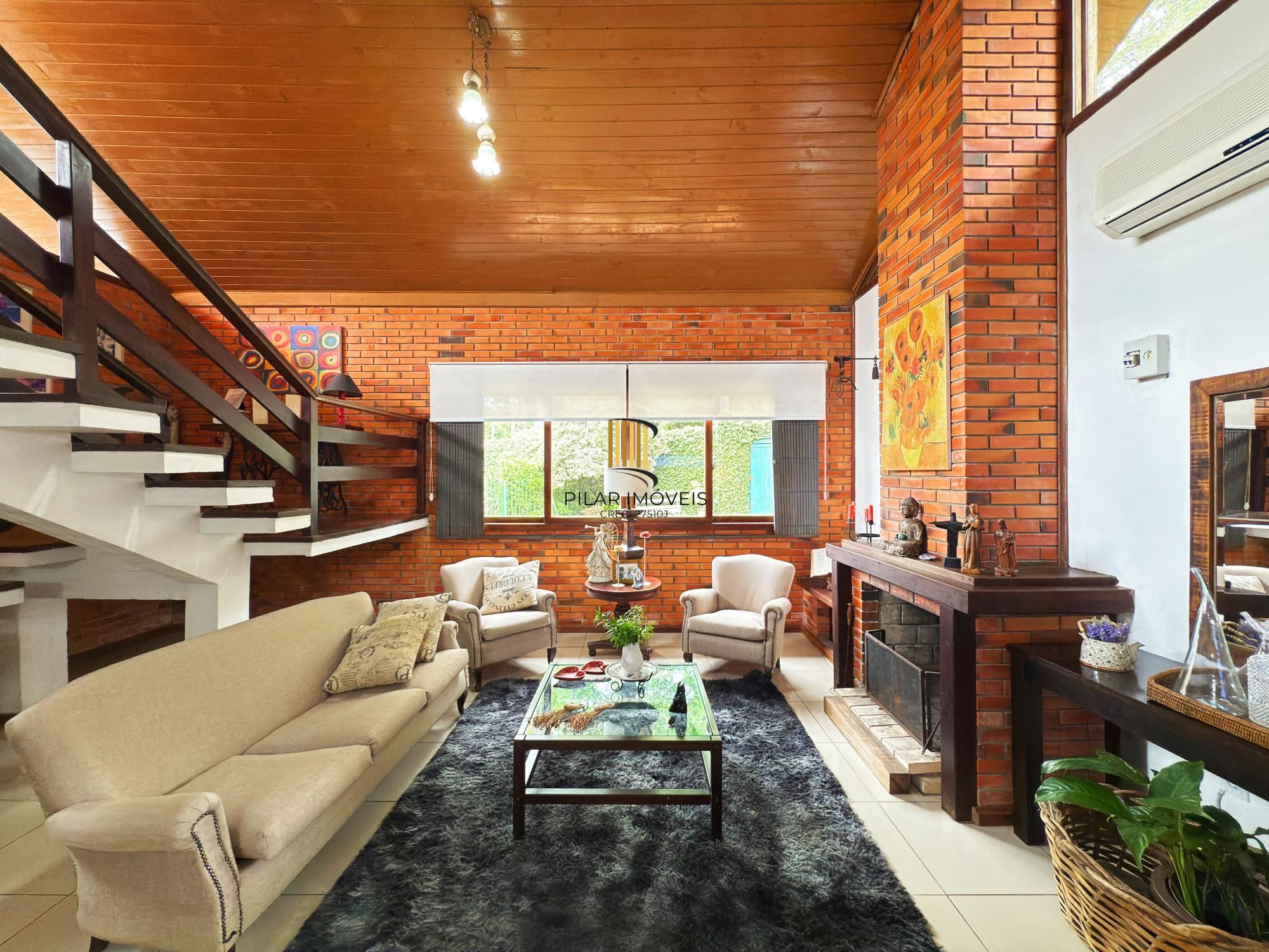 Casa 5 dormitórios no bairro Jardim Isabel