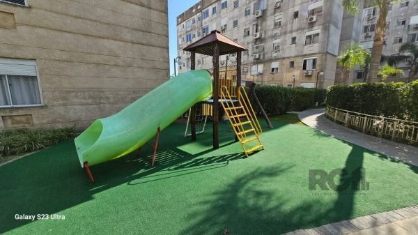 Apartamento em Porto Alegre, no bairro Cavalhada, com 2 dormitório(s), e 2 banheiros, à venda.