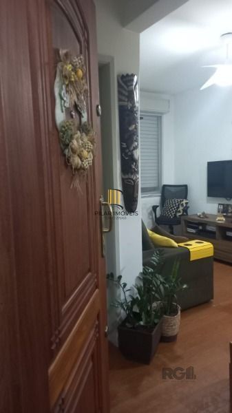 Apartamento em Porto Alegre, no bairro Cristal, com 1 dormitório(s), e 1 banheiros, à venda.