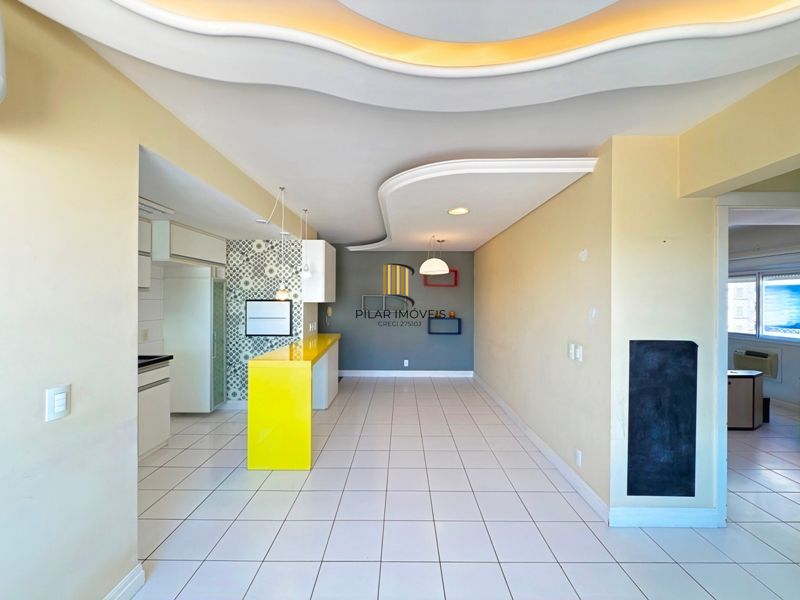 Apartamento com 2 dormitórios, 2 vagas, 65m2 coração do Menino Deus.