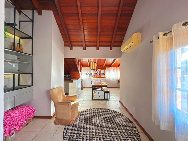 Casa Condominio com 3 dormitórios, sendo 1 suites, 2 vagas - Pedra Redonda