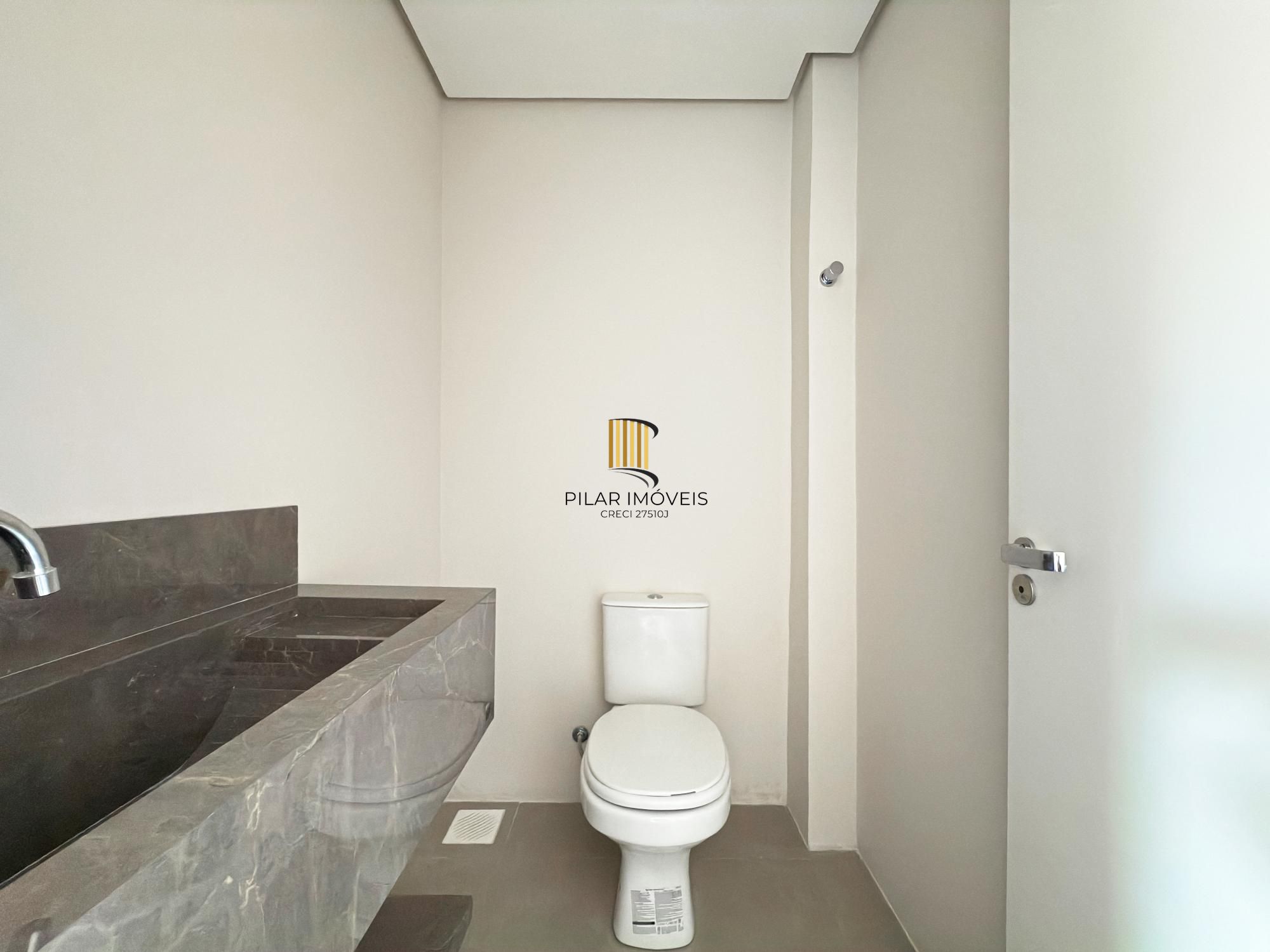 Casa de Condomínio 3 dormitórios no bairro Hípica