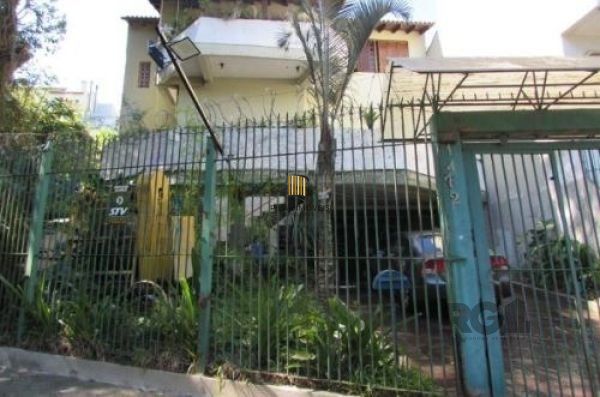 Casa em Porto Alegre, no bairro Nonoai, com 4 dormitório(s), e 4 banheiros, à venda. - Pilar Imóveis