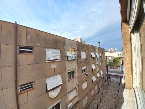 Apartamento em Porto Alegre, no bairro Partenon, com 2 dormitório(s), e 2 banheiros, à venda.