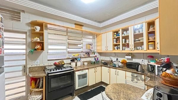 Casa para Venda - 320m², 5 dormitórios, sendo 3 suites, 8 vagas - Ipanema