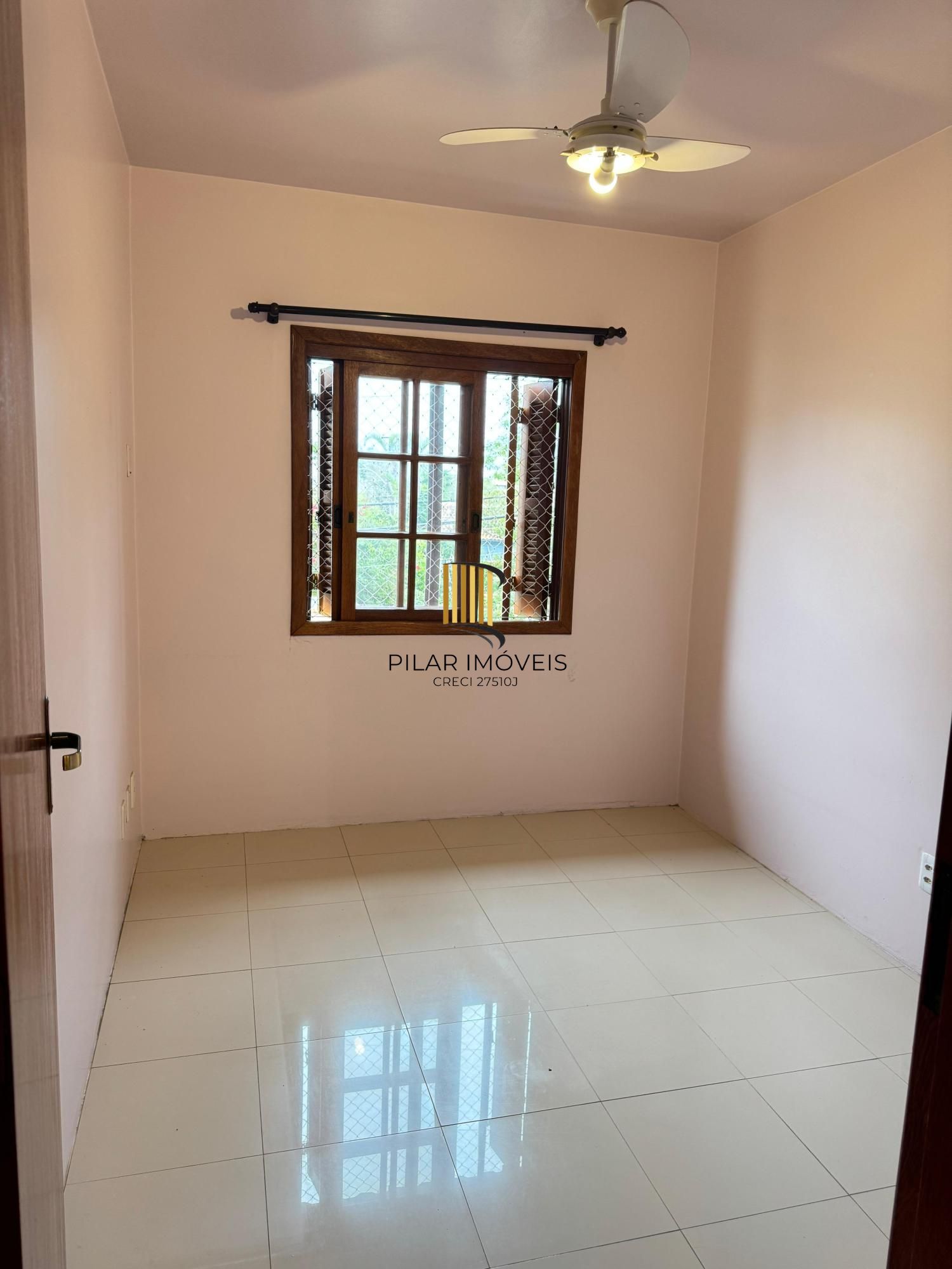 No bairro Serraria, casa em condomínio com 3 dormitórios