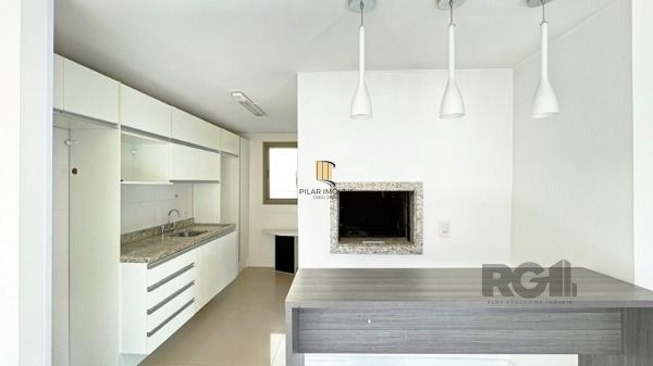 Apartamento em Porto Alegre, no bairro Cavalhada, com 3 dormitório(s), e 3 banheiros, à venda.