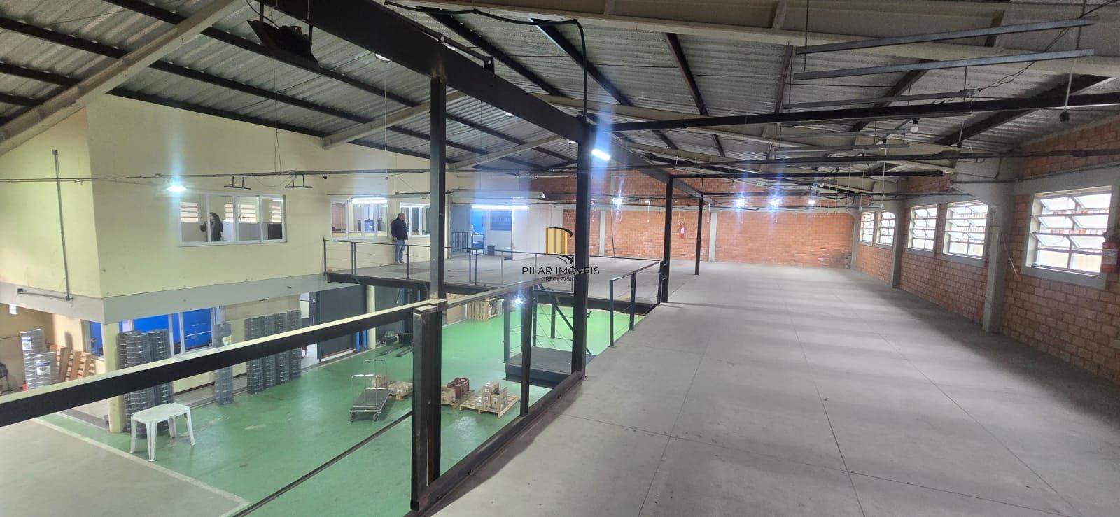 Pavilhão Comercial à Venda