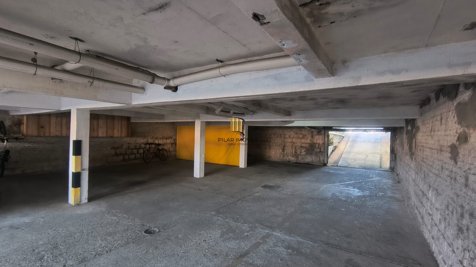 Apartamento térreo com um dormitório, com suíte, totalmente mobiliado no bairro Camaquã