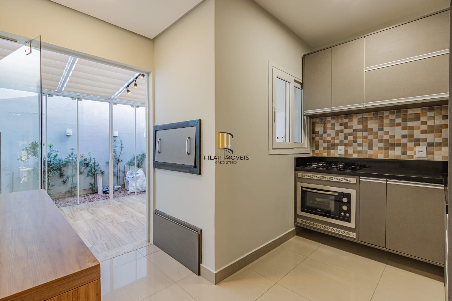 Sobrado 2 dormitórios com sótão em condomínio no bairro Hípica Urubatan zona sul de Porto Alegre !