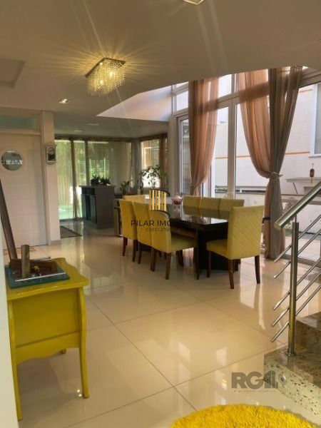 Casa Condominio em Porto Alegre, no bairro Jardim Carvalho, com 3 dormitório(s), à venda.