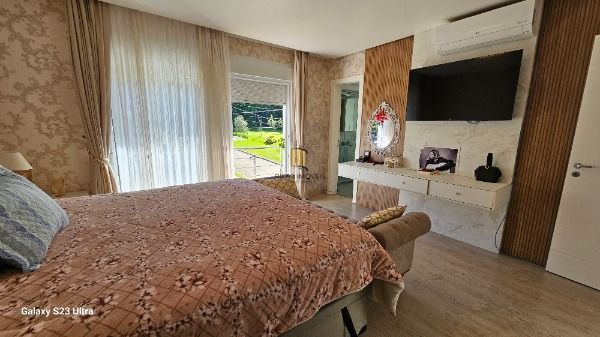 Casa Condominio em Porto Alegre, no bairro Aberta Dos Morros, com 3 dormitório(s), e 3 banheiros, à venda.