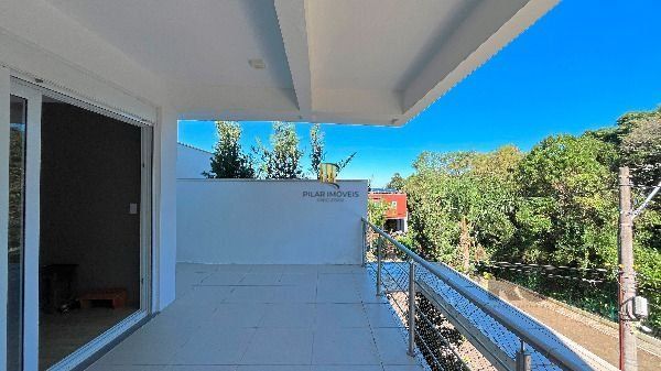 Casa Condominio em Porto Alegre, no bairro Hípica, com 3 dormitório(s), e 3 banheiros, à venda.