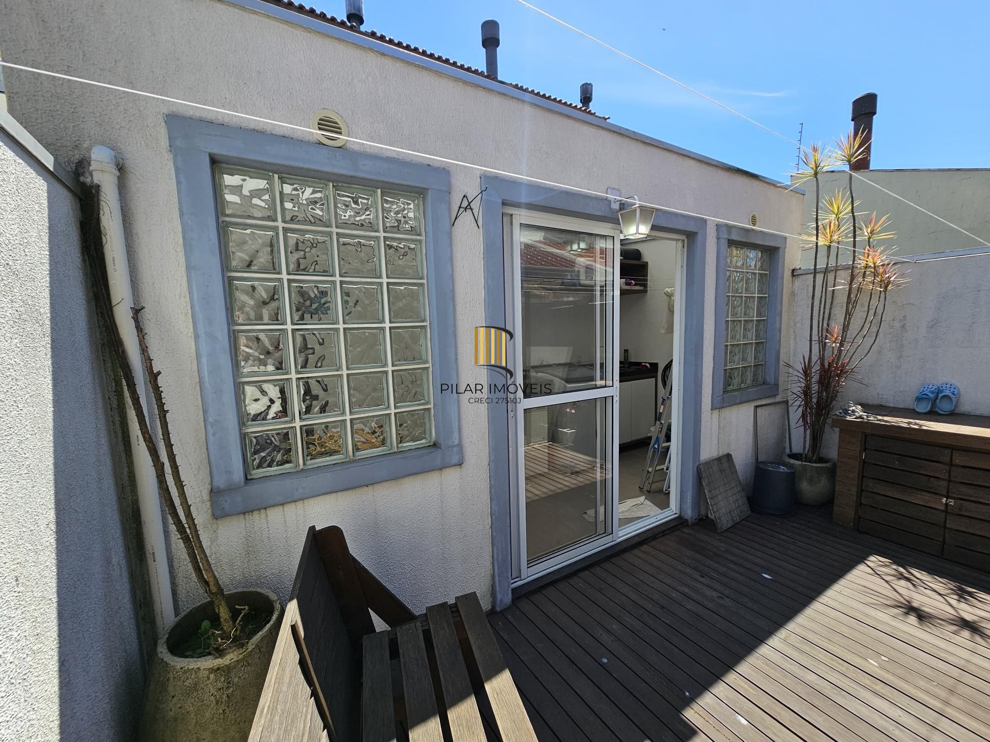 Casa 3 dormitórios com 180,00m² de área construída no Hipica Boulevard, próximo Escola Cesi e Desco Atacado !