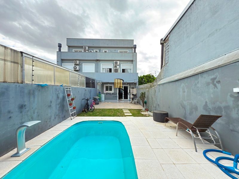 Casa com vista para o Rio e 3 dormitórios