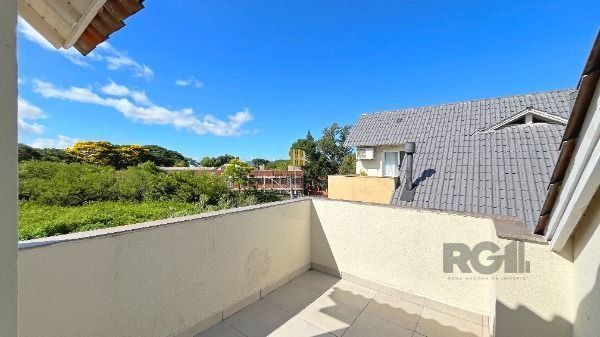 Casa Condominio em Porto Alegre, no bairro Ipanema, com 3 dormitório(s), e 3 banheiros, à venda.