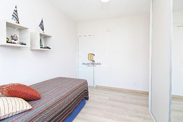Casa 3 dormitórios no bairro Hípica