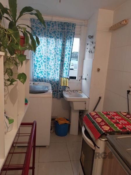 Apartamento em Porto Alegre, no bairro Vila Nova, com 2 dormitório(s), e 2 banheiros, à venda.