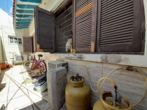 Casa para Venda - 136.31m², 3 dormitórios, sendo 1 suites, 2 vagas - Guarujá