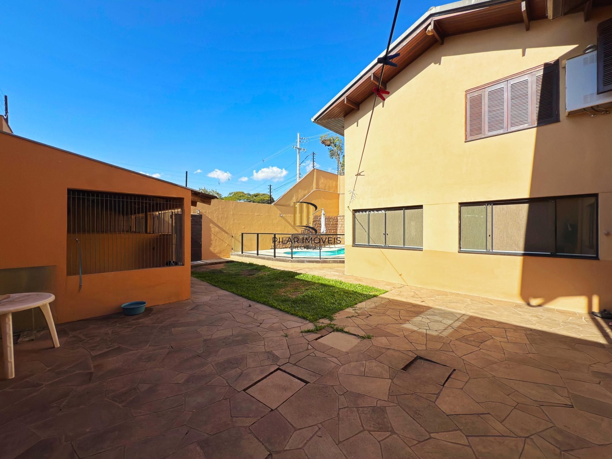 Casa 3 dormitórios no bairro Santa Tereza