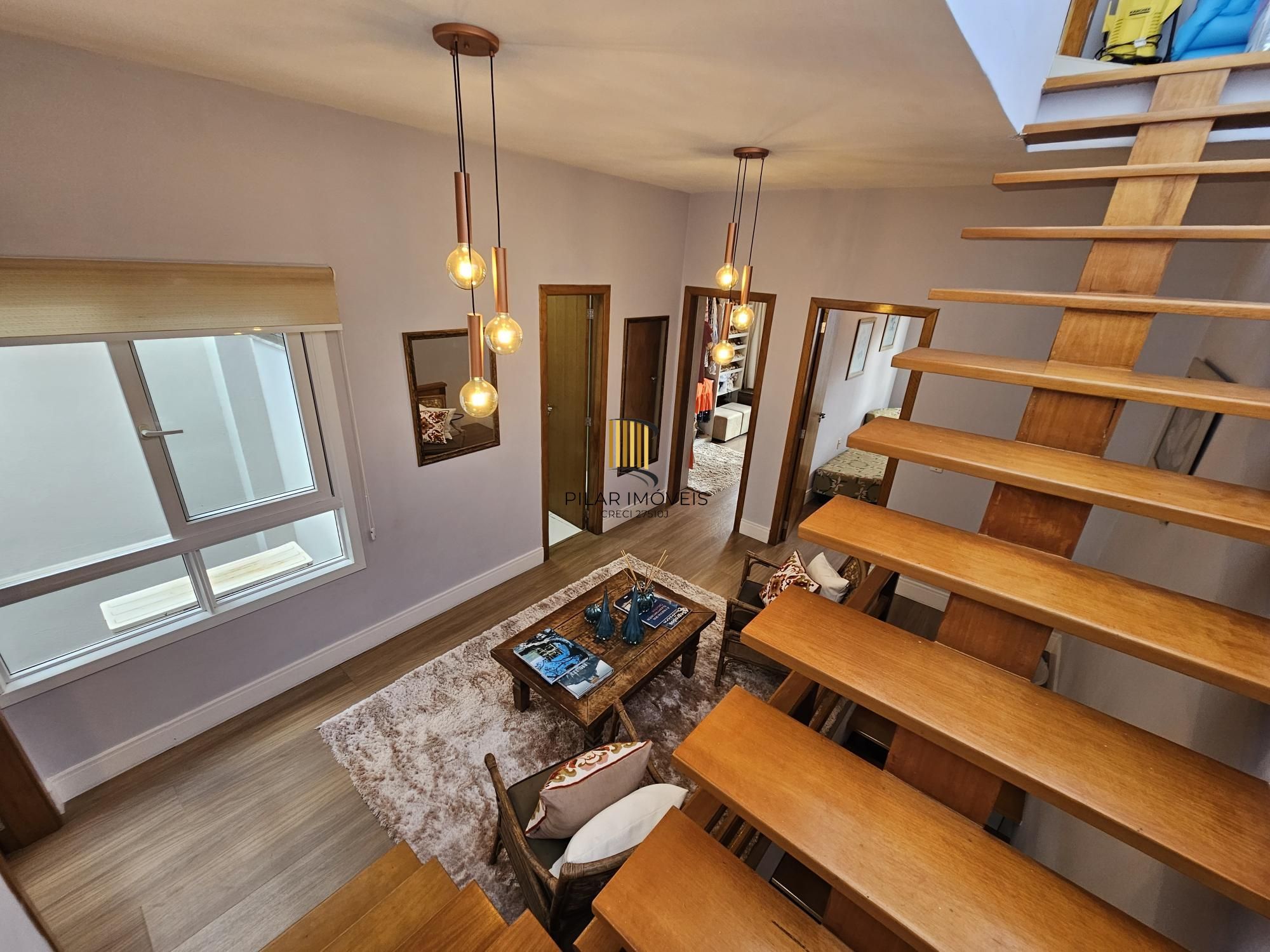 Casa 3 dormitórios no bairro Hípica
