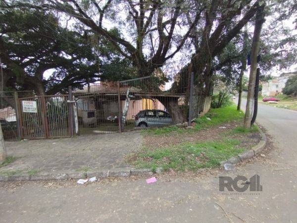 Terreno em Porto Alegre, no bairro Santa Tereza, à venda.