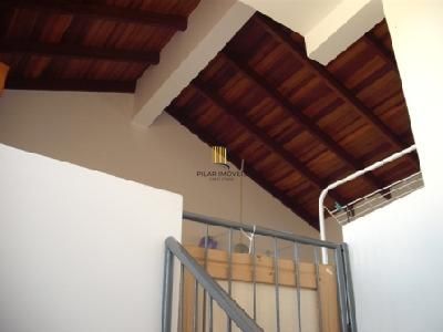 Residência com 4 dormitórios sendo 1 suites no Bairro Guarujá.