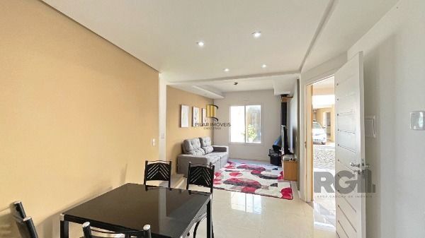 Casa Condominio em Porto Alegre, no bairro Ipanema, com 3 dormitório(s), e 3 banheiros, à venda.