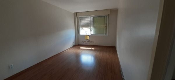 Apartamento em Porto Alegre, no bairro Camaquã, com 2 dormitório(s), e 2 banheiros, à venda.