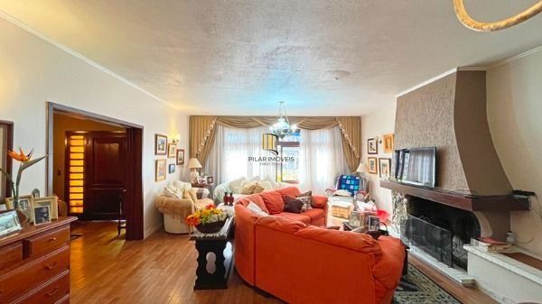 Casa para Venda - 320m², 5 dormitórios, sendo 3 suites, 8 vagas - Ipanema