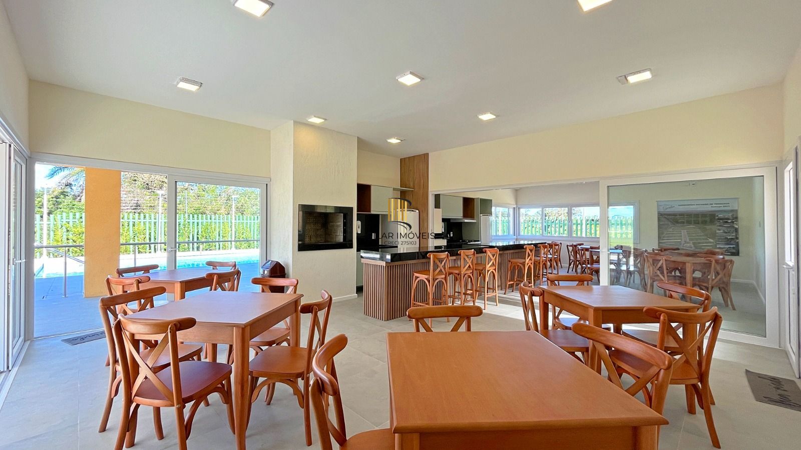 Lindo sobrado com 3 suítes em condomínio com infraestrutura completa na zona sul de Porto Alegre !