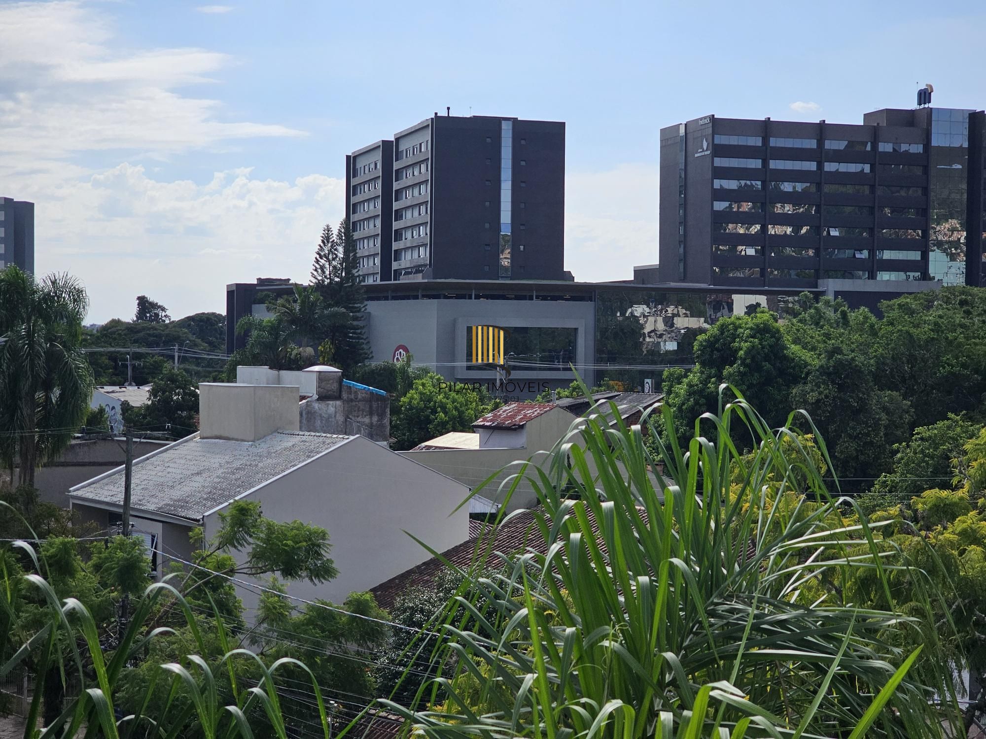 Casa de Condomínio 3 dormitórios no bairro Glória