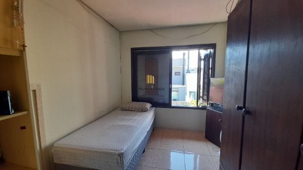 Casa em Porto Alegre, no bairro Hípica, com 3 dormitório(s), à venda.
