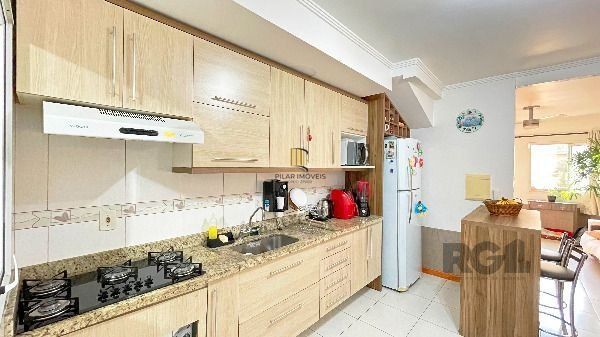Casa Condominio em Porto Alegre, no bairro Aberta dos Morros, com 2 dormitório(s), e 2 banheiros, à venda.